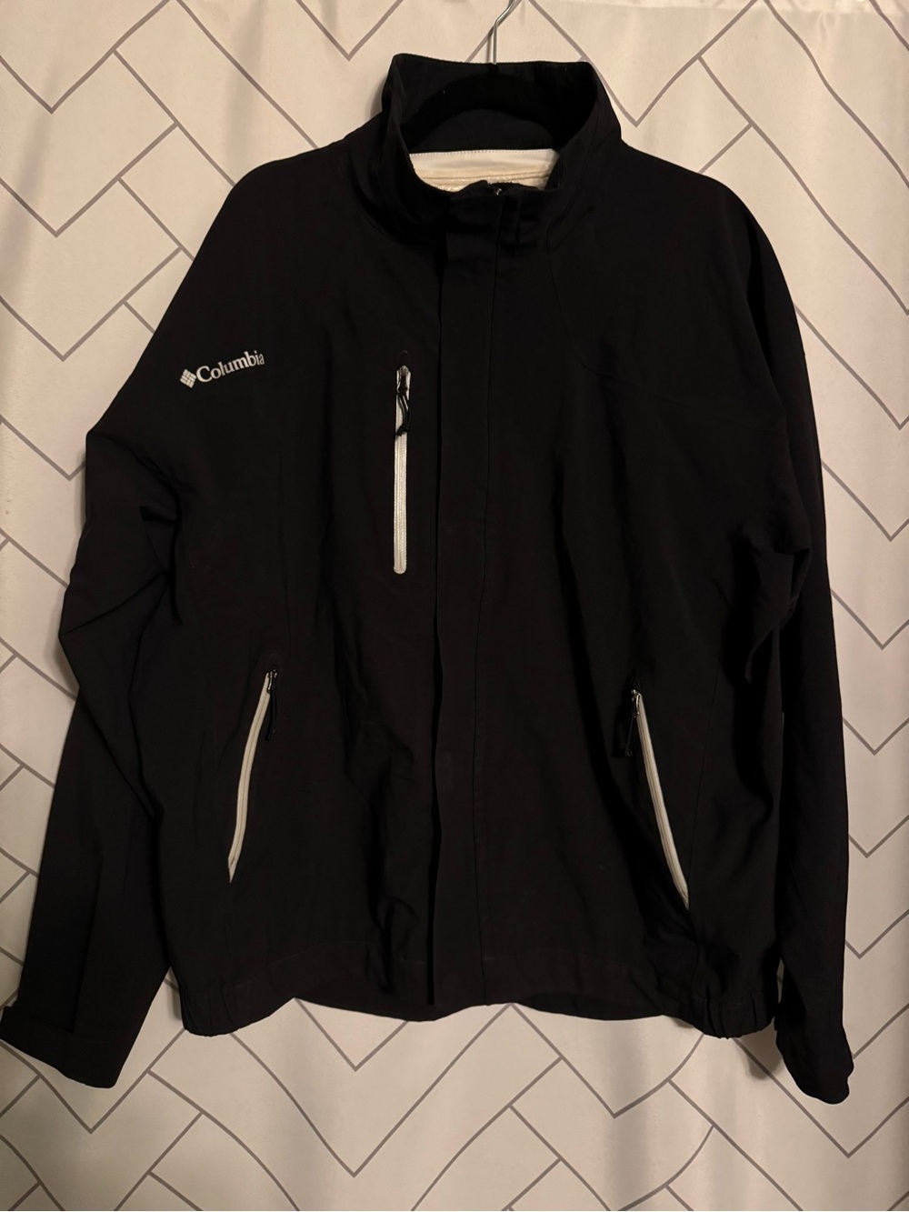Columbia Men’s Omnitech Black Rain Jacket with Contrast Zippers